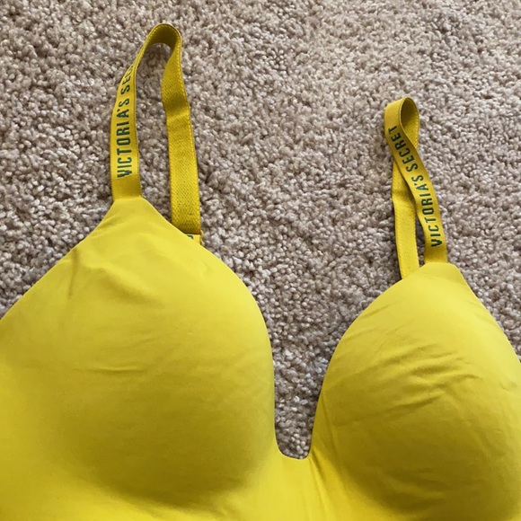 T-shirt Lightly Lined Wireless Bra - Picture 2 of 4